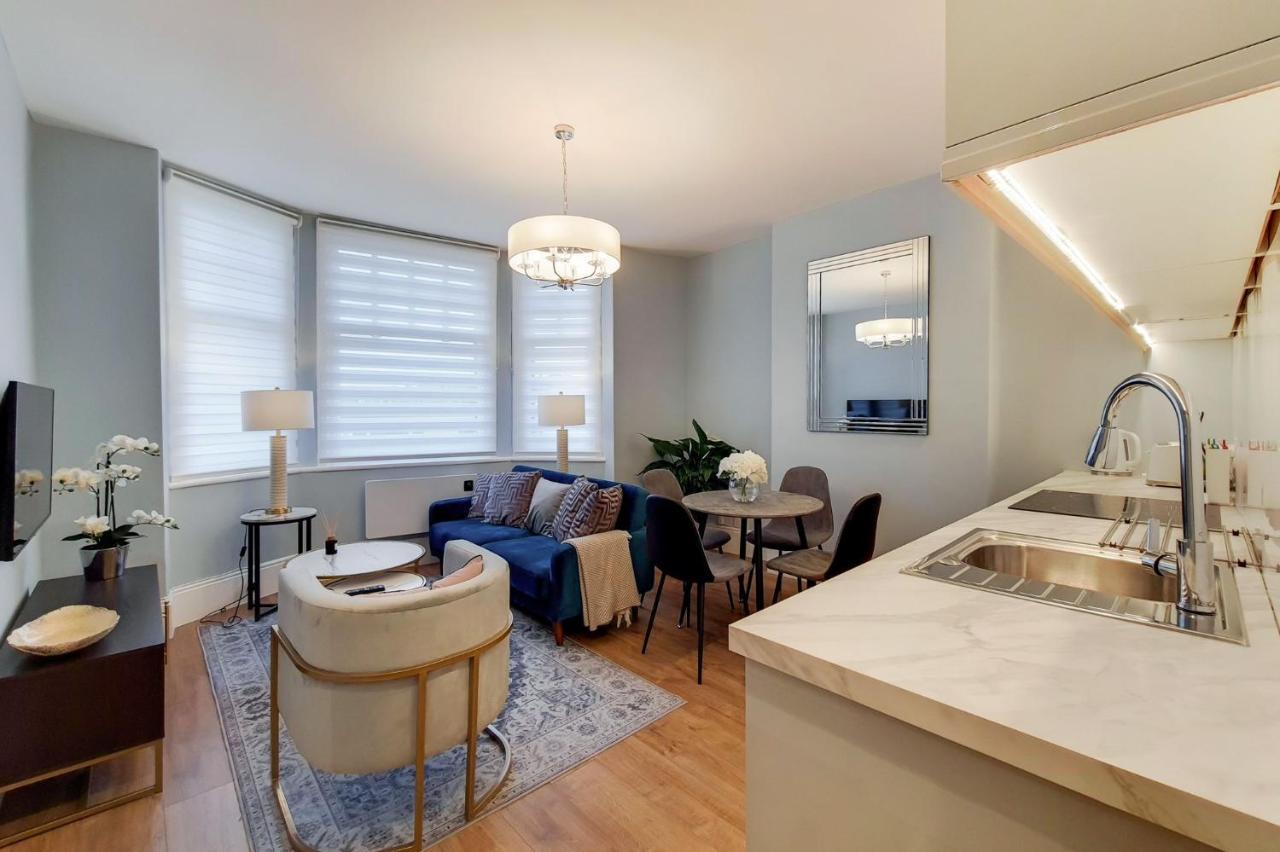 Luxury Art Deco, 2 Bedroom Flat Londen
